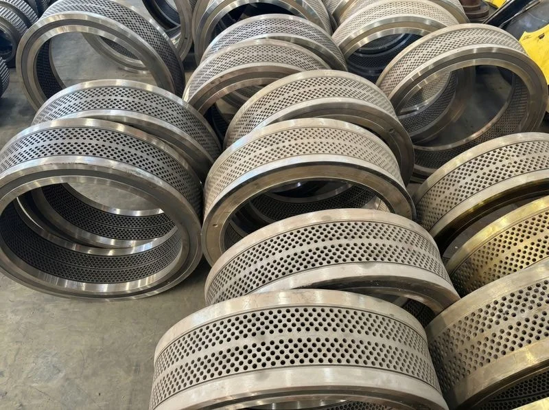 Ring die pellet mill wear part